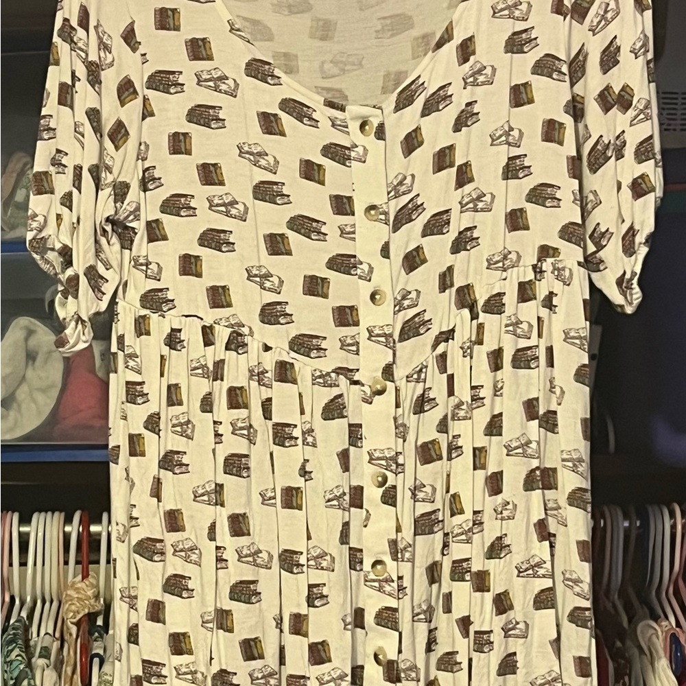 Kate Quinn Women’s Medium Books Shirt